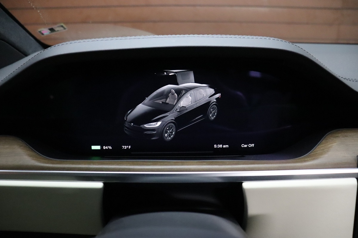 2022 Tesla Model X photo 24