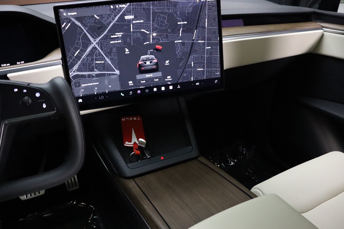 2022 Tesla Model X photo 26
