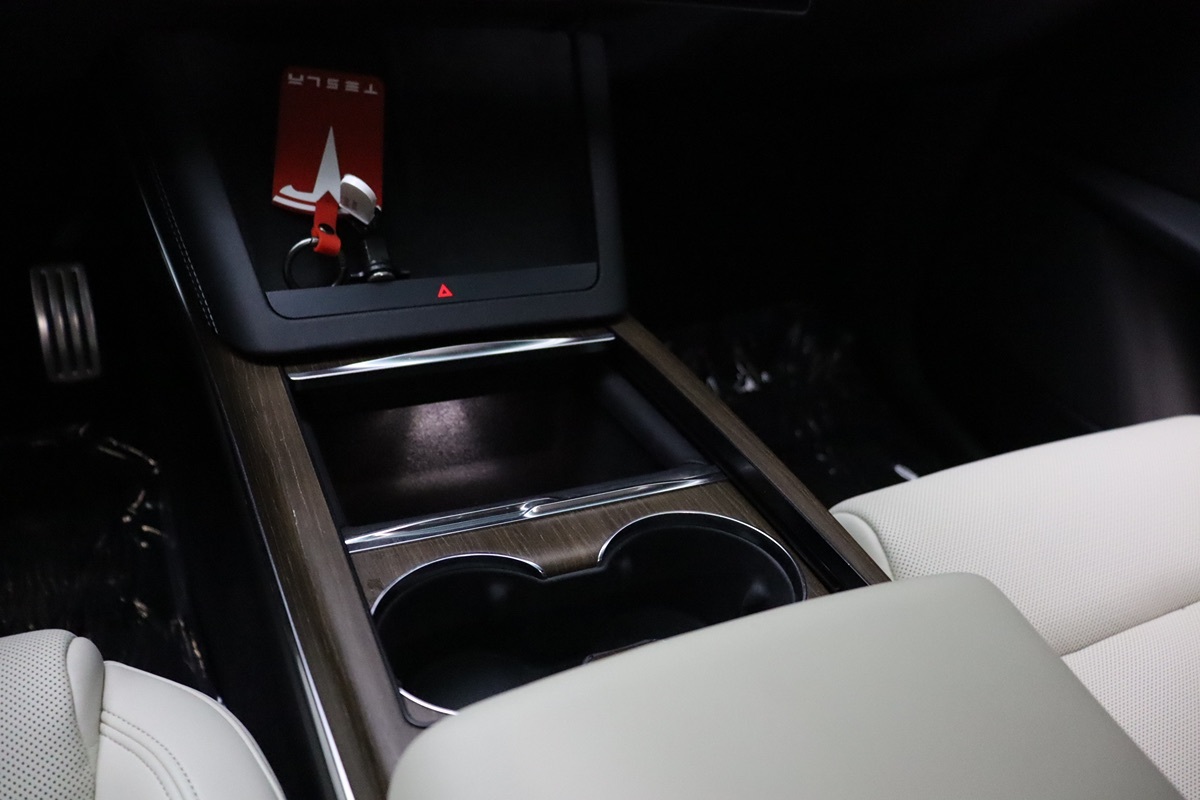 2022 Tesla Model X photo 28