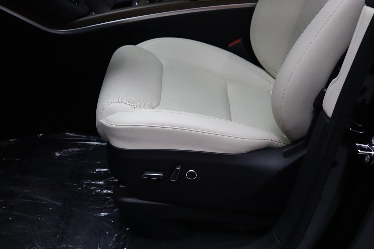 2022 Tesla Model X photo 33