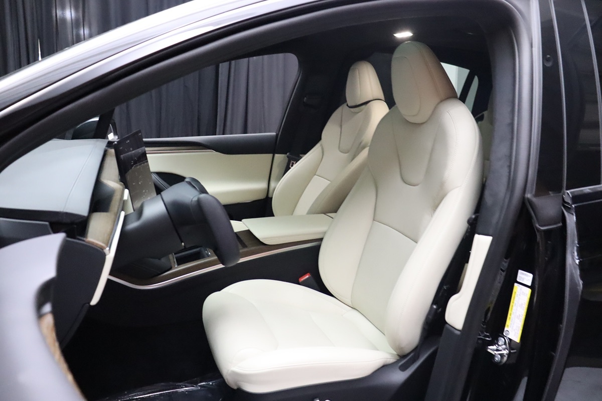 2022 Tesla Model X photo 34