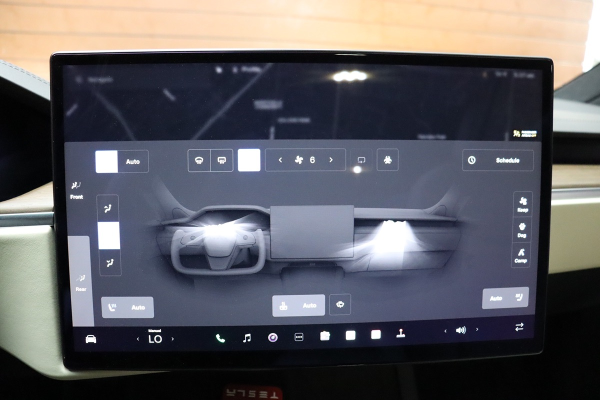 2022 Tesla Model X photo 37