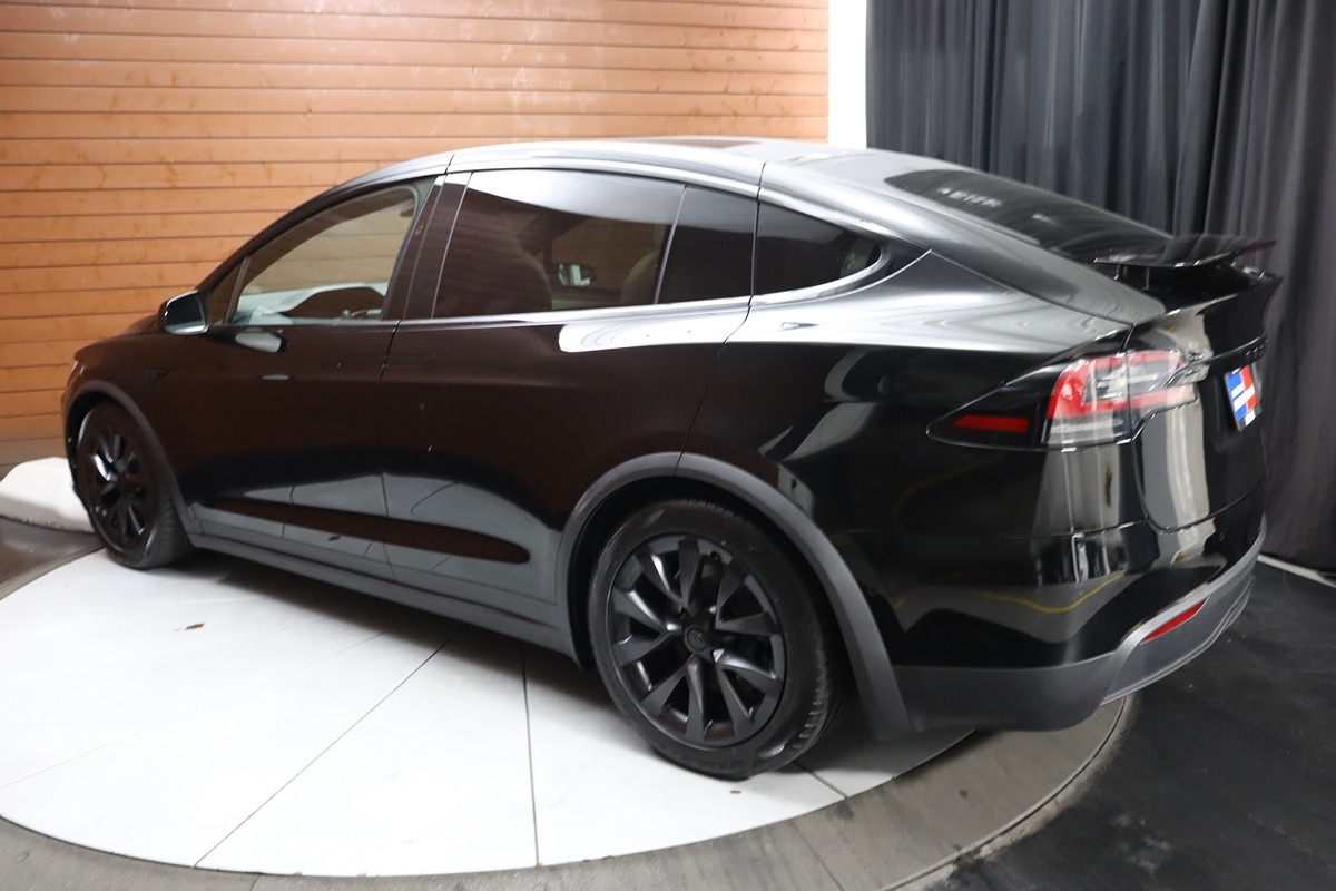 2022 Tesla Model X photo 40