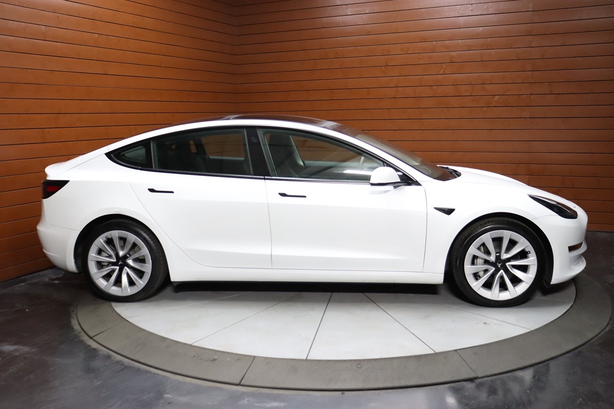 2022 Tesla Model 3 photo 16