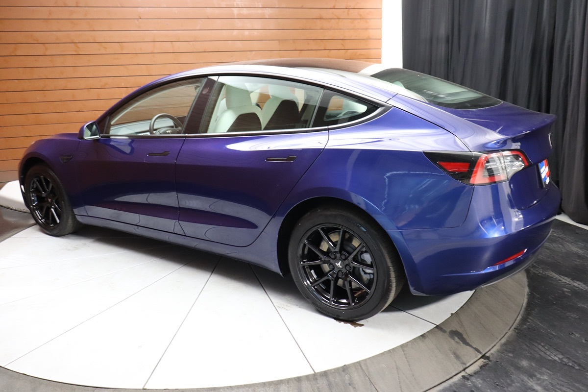 2023 Tesla Model 3 Long Range photo 4