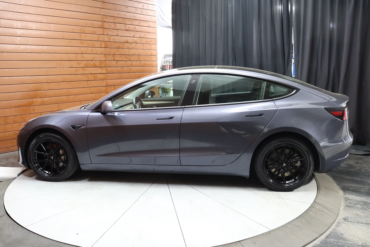 2023 Tesla Model 3 photo 14