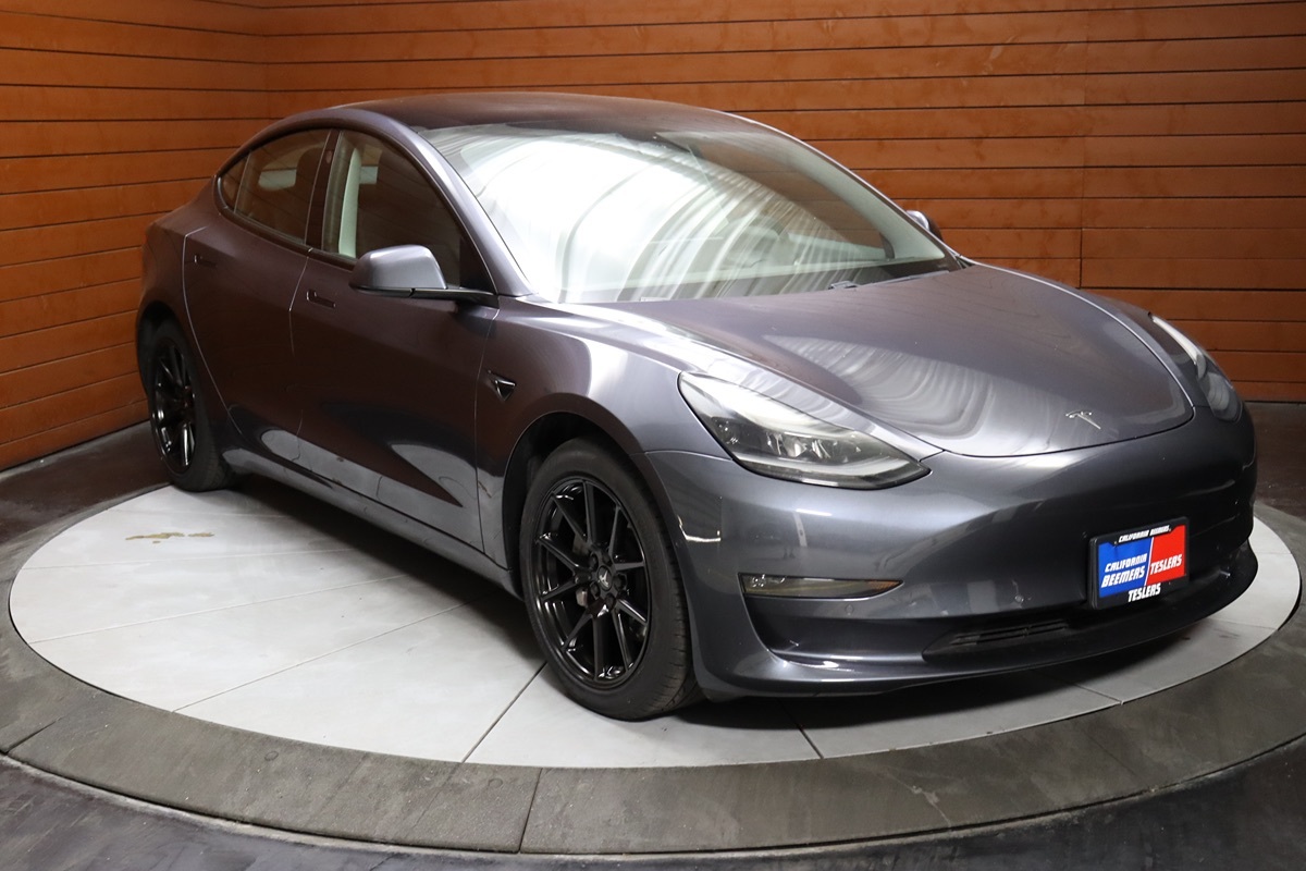2023 Tesla Model 3 photo 26