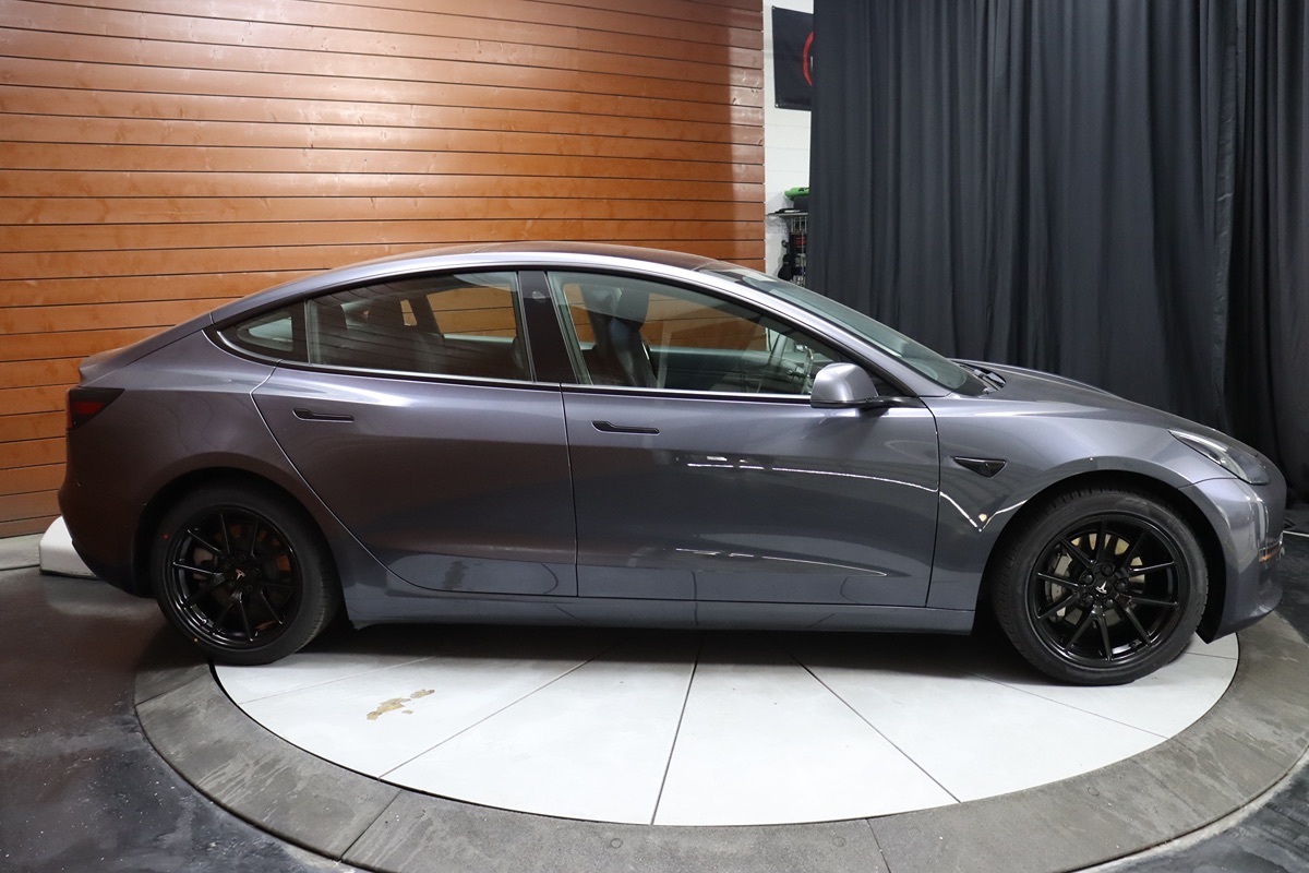 2023 Tesla Model 3 photo 25