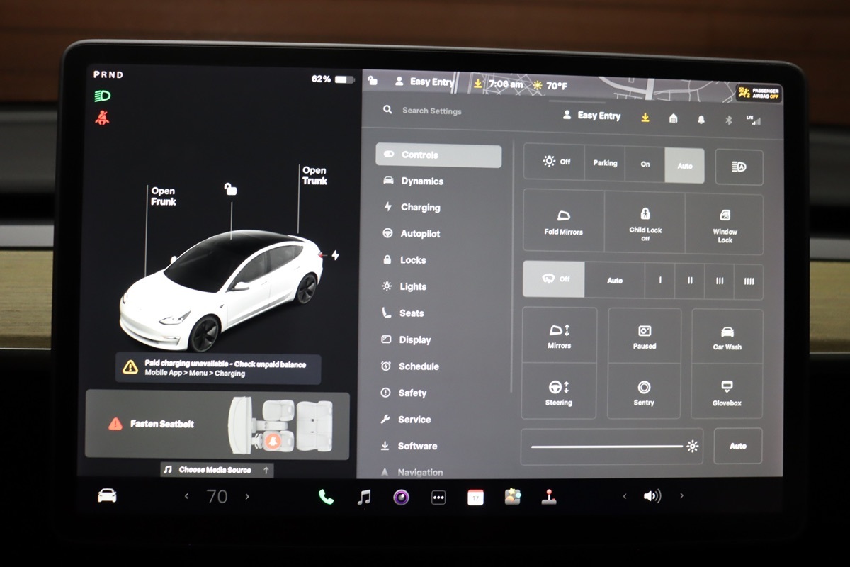 2021 Tesla Model 3 Standard Range Plus photo 24