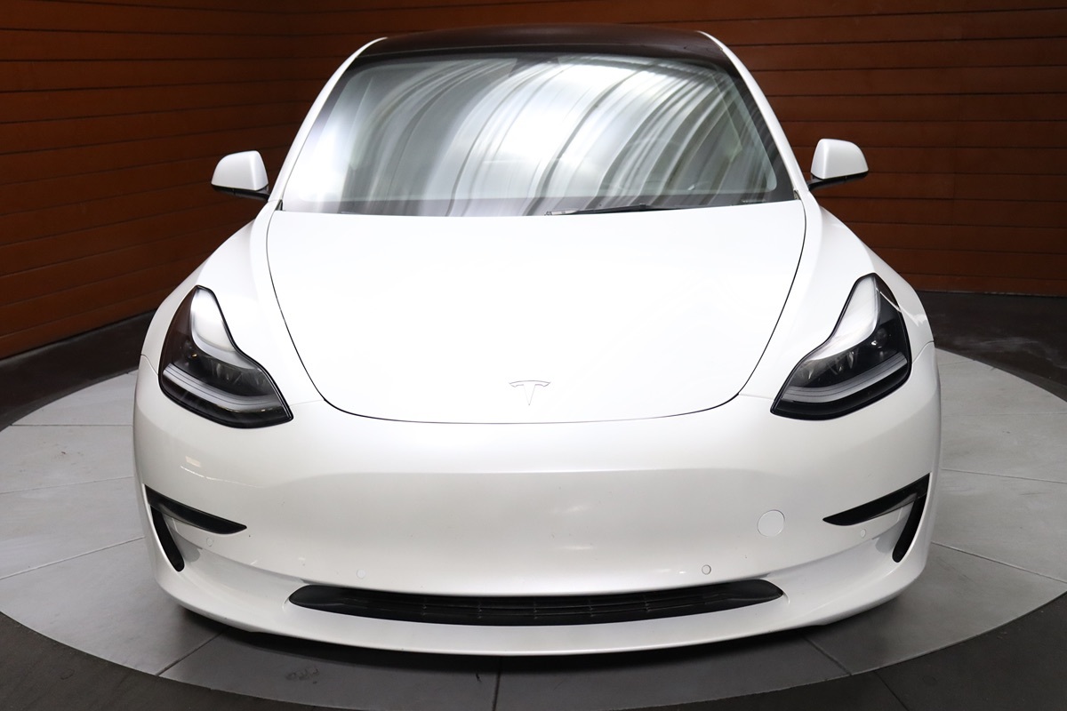 2021 Tesla Model 3 Standard Range Plus photo 2