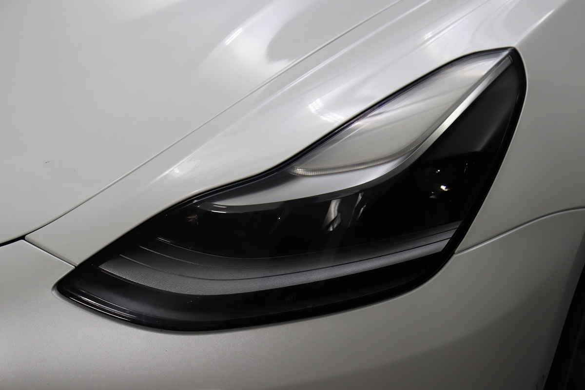 2021 Tesla Model 3 Standard Range Plus photo 3