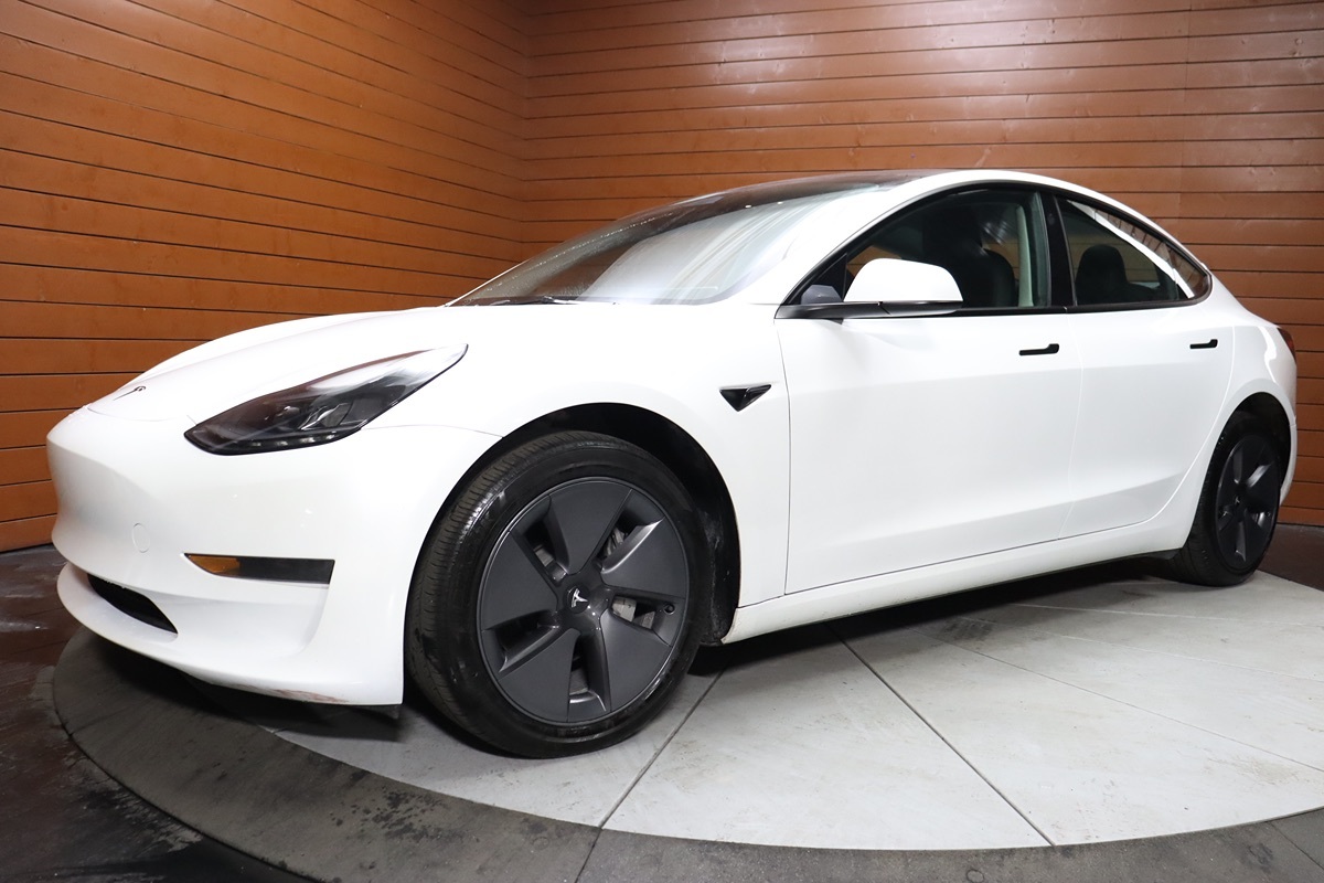 2021 Tesla Model 3 Standard Range Plus photo 4