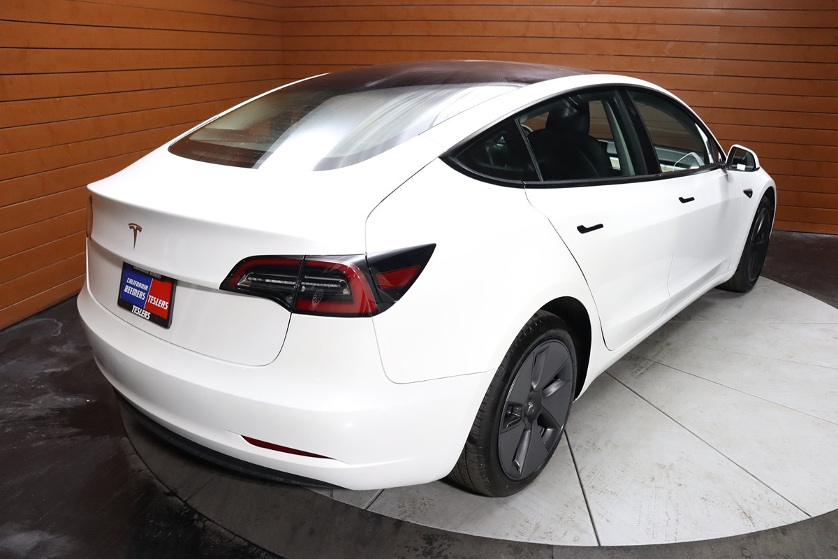 2021 Tesla Model 3 Standard Range Plus photo 18