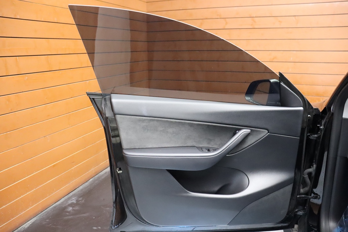 2021 Tesla Model Y Long Range photo 17