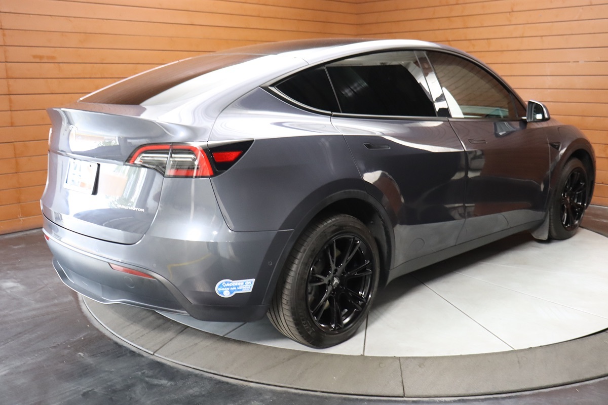 2021 Tesla Model Y Long Range photo 16