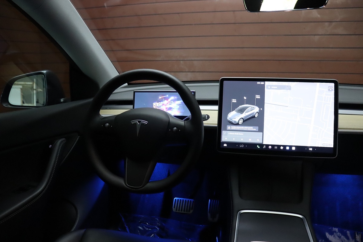 2021 Tesla Model Y Long Range photo 27