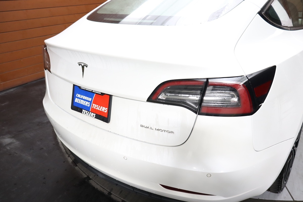 2022 Tesla Model 3 Long Range photo 4