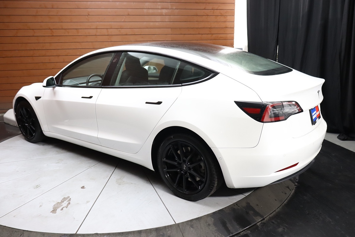 2022 Tesla Model 3 Long Range photo 7