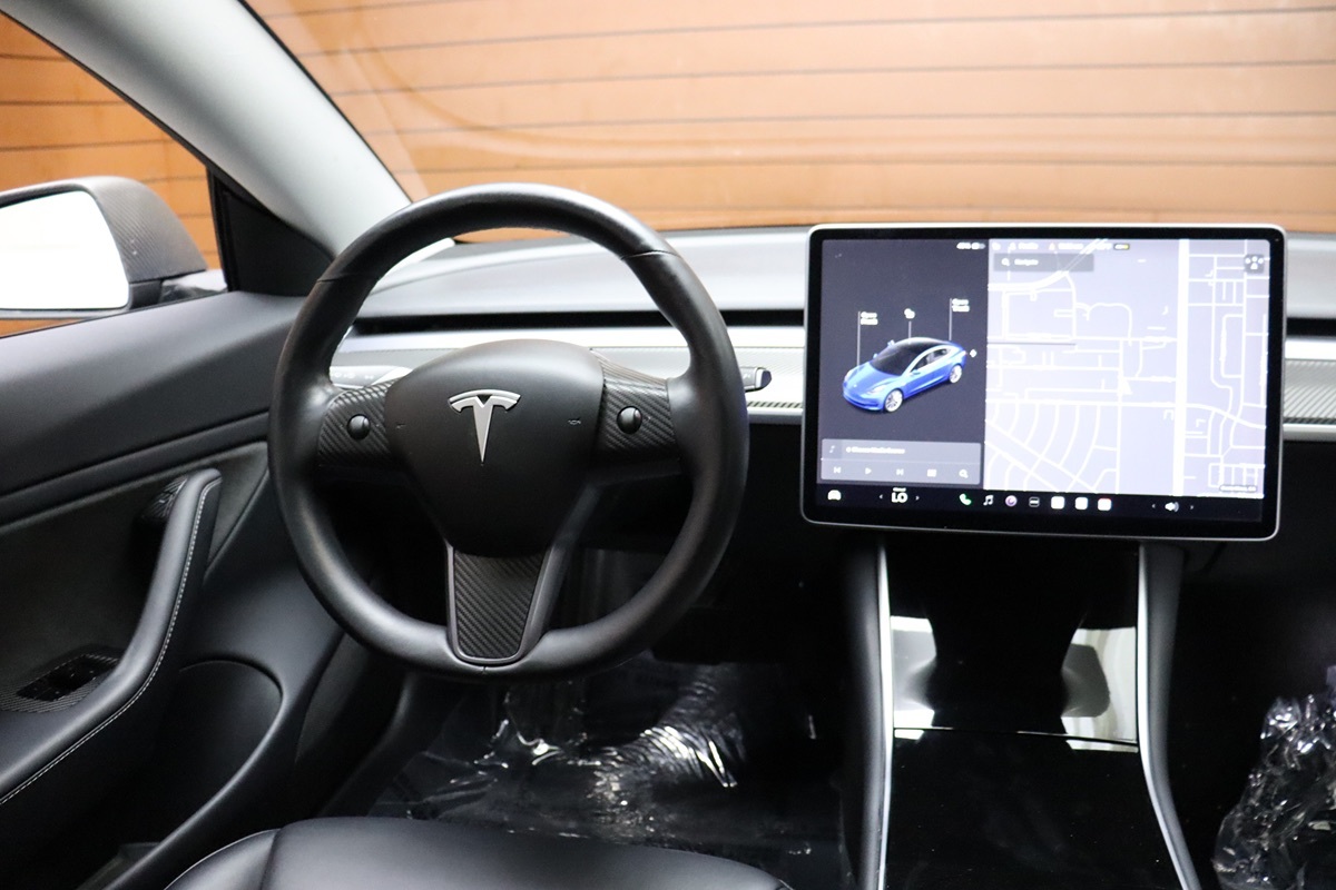 2018 Tesla Model 3 Long Range photo 32