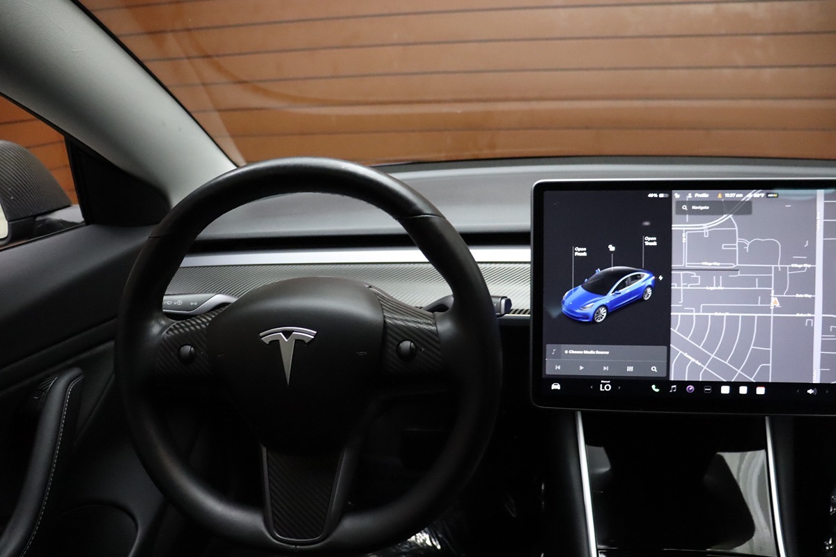 2018 Tesla Model 3 Long Range photo 36