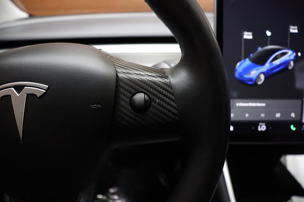 2018 Tesla Model 3 Long Range photo 39