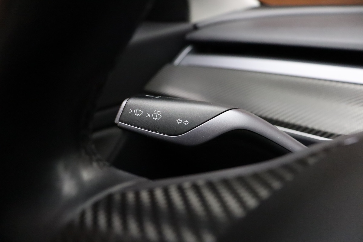 2018 Tesla Model 3 Long Range photo 40