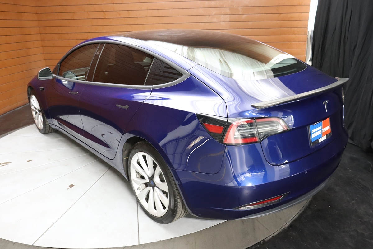 2018 Tesla Model 3 Long Range photo 11
