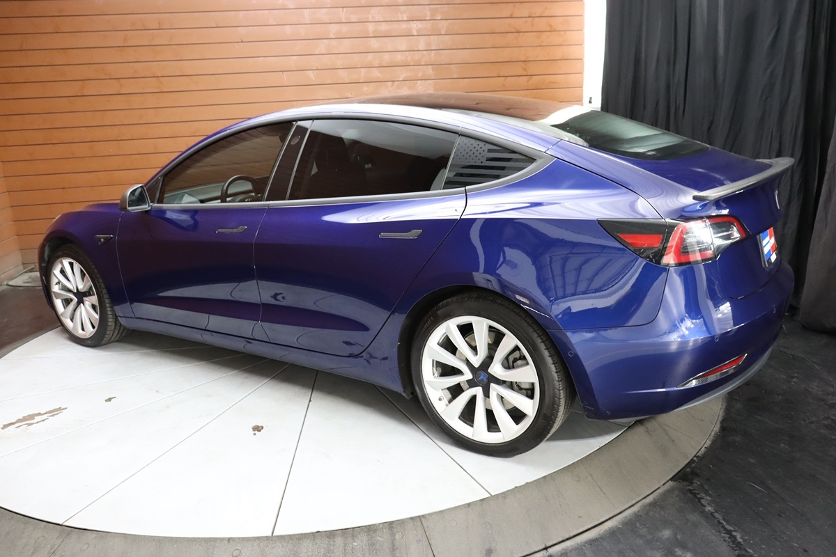 2018 Tesla Model 3 Long Range photo 10