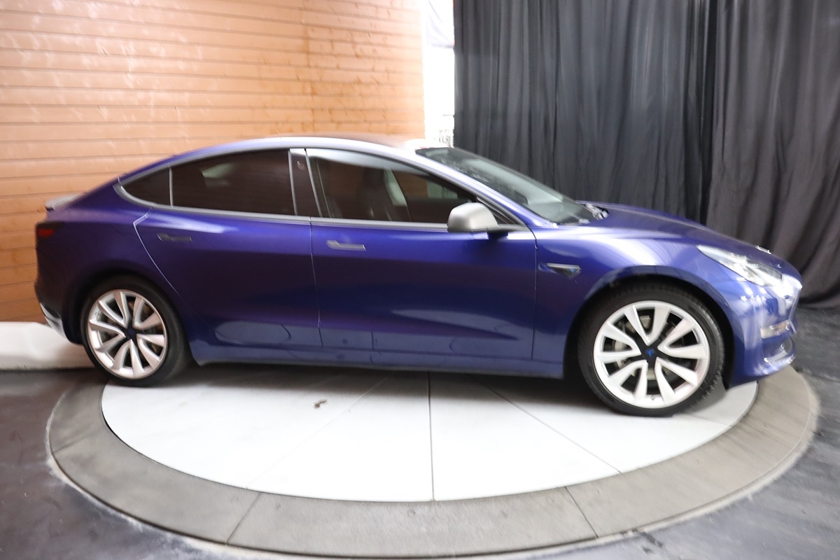 2018 Tesla Model 3 Long Range photo 18