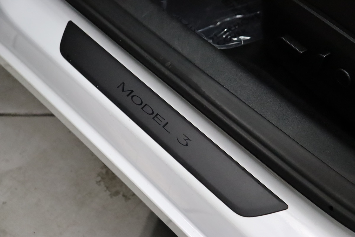 2023 Tesla Model 3 photo 40