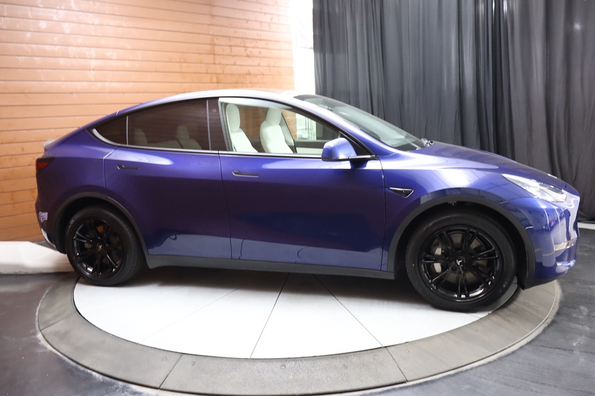 2021 Tesla Model Y Long Range photo 17