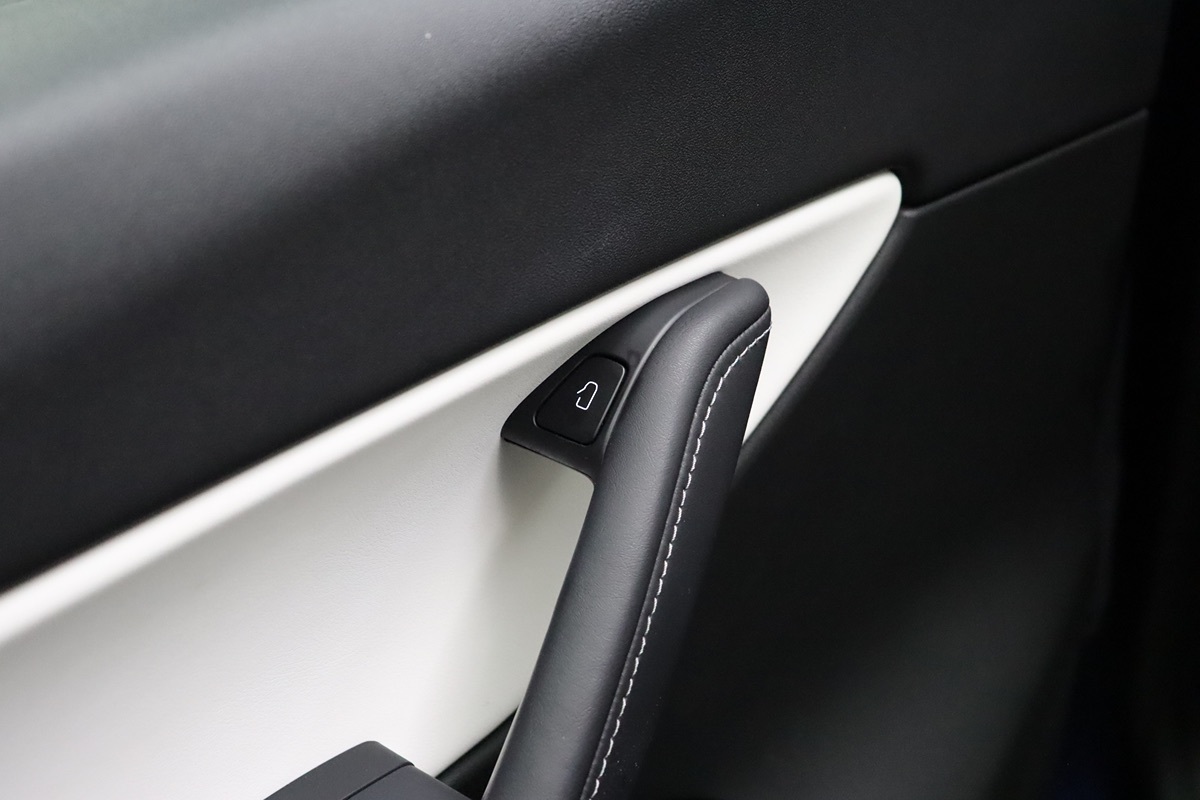 2021 Tesla Model Y Long Range photo 25