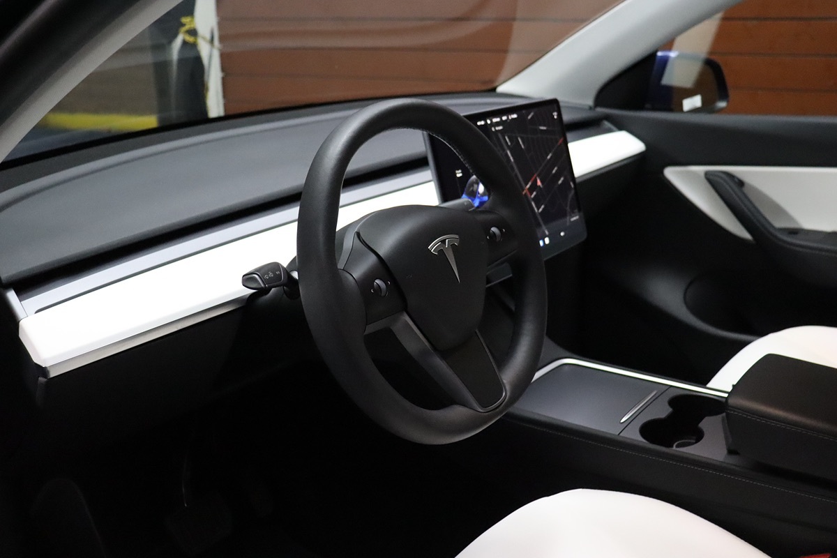 2021 Tesla Model Y Long Range photo 26