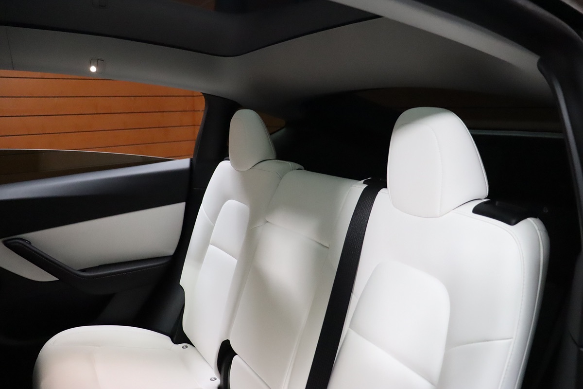2021 Tesla Model Y Long Range photo 35