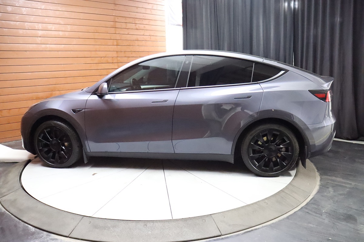 2021 Tesla Model Y Long Range photo 13