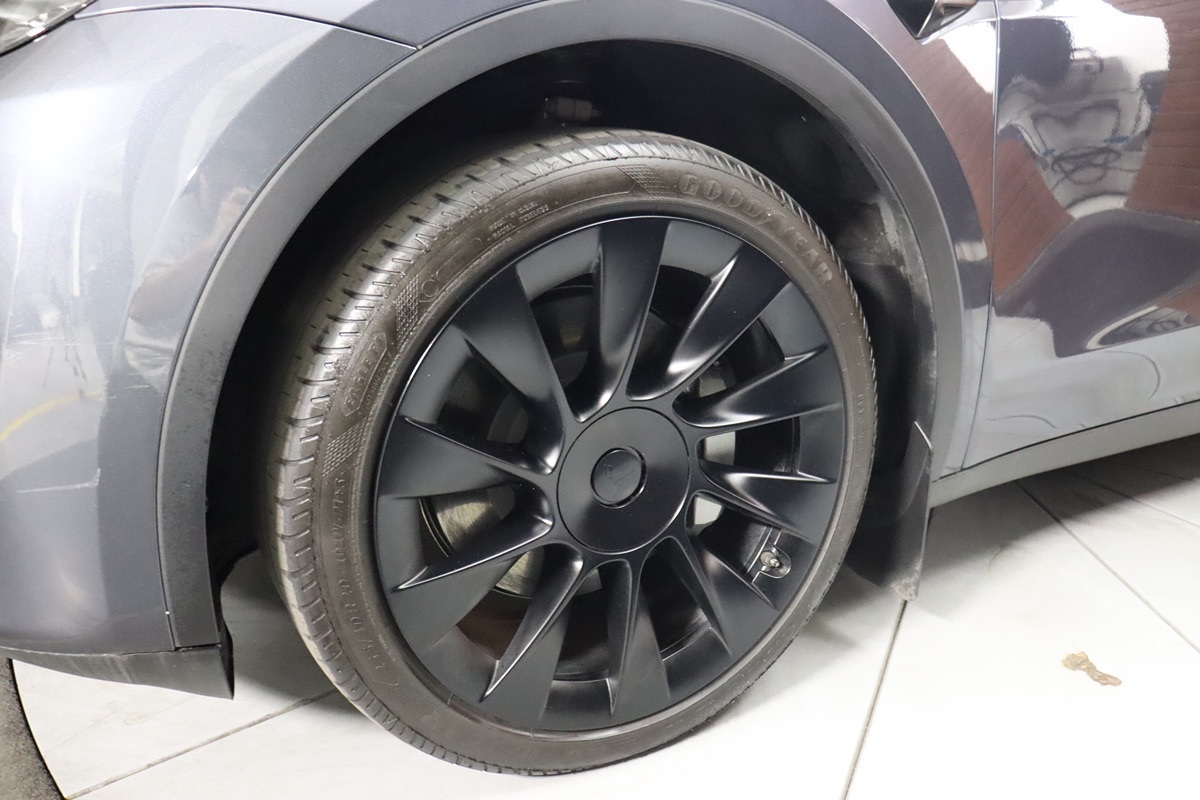 2021 Tesla Model Y Long Range photo 16