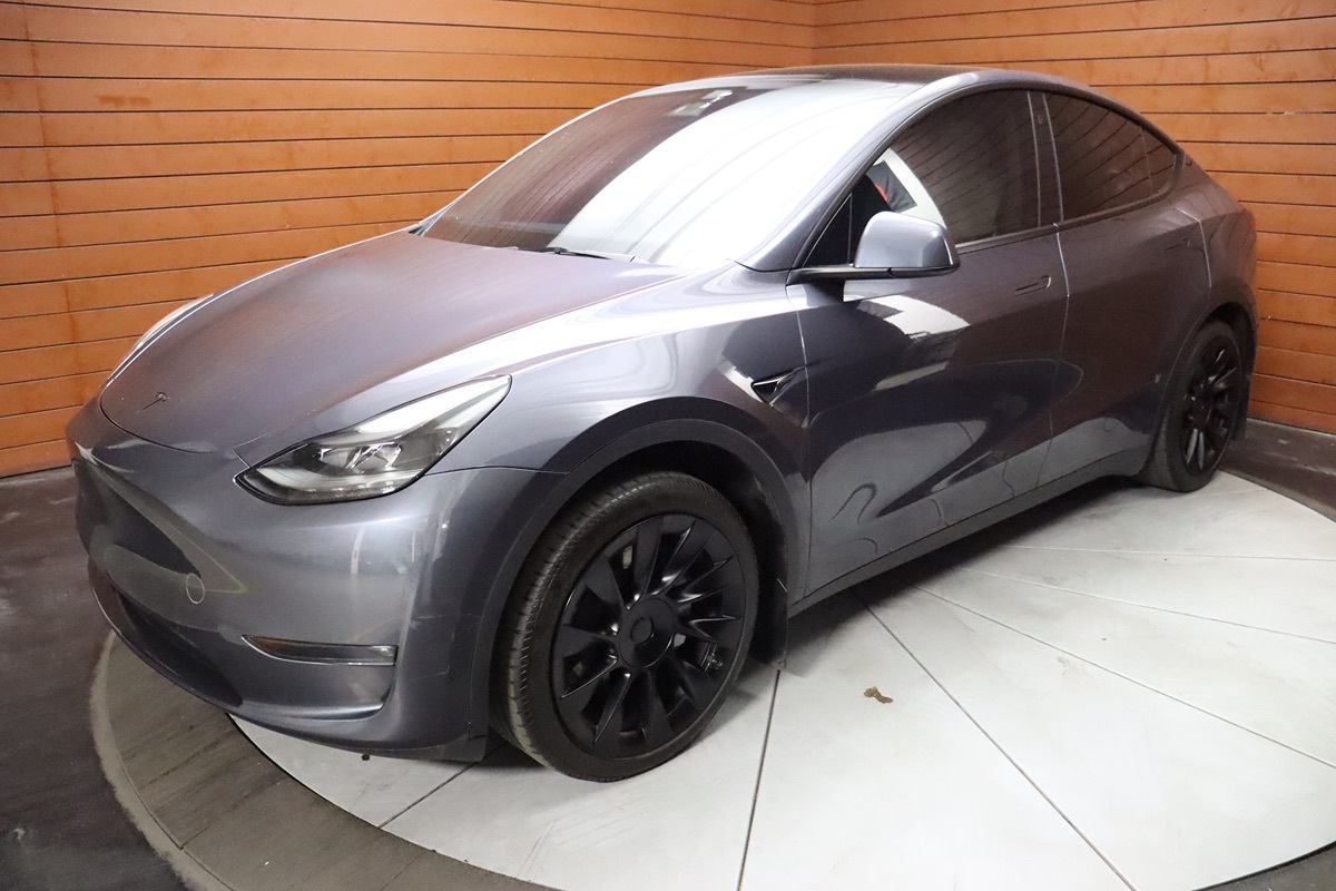 2021 Tesla Model Y Long Range photo 17