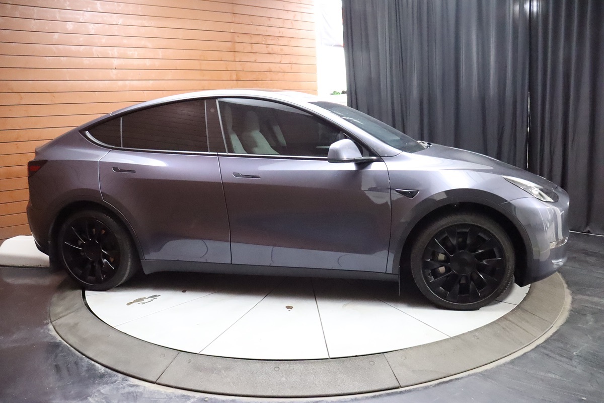 2021 Tesla Model Y Long Range photo 21