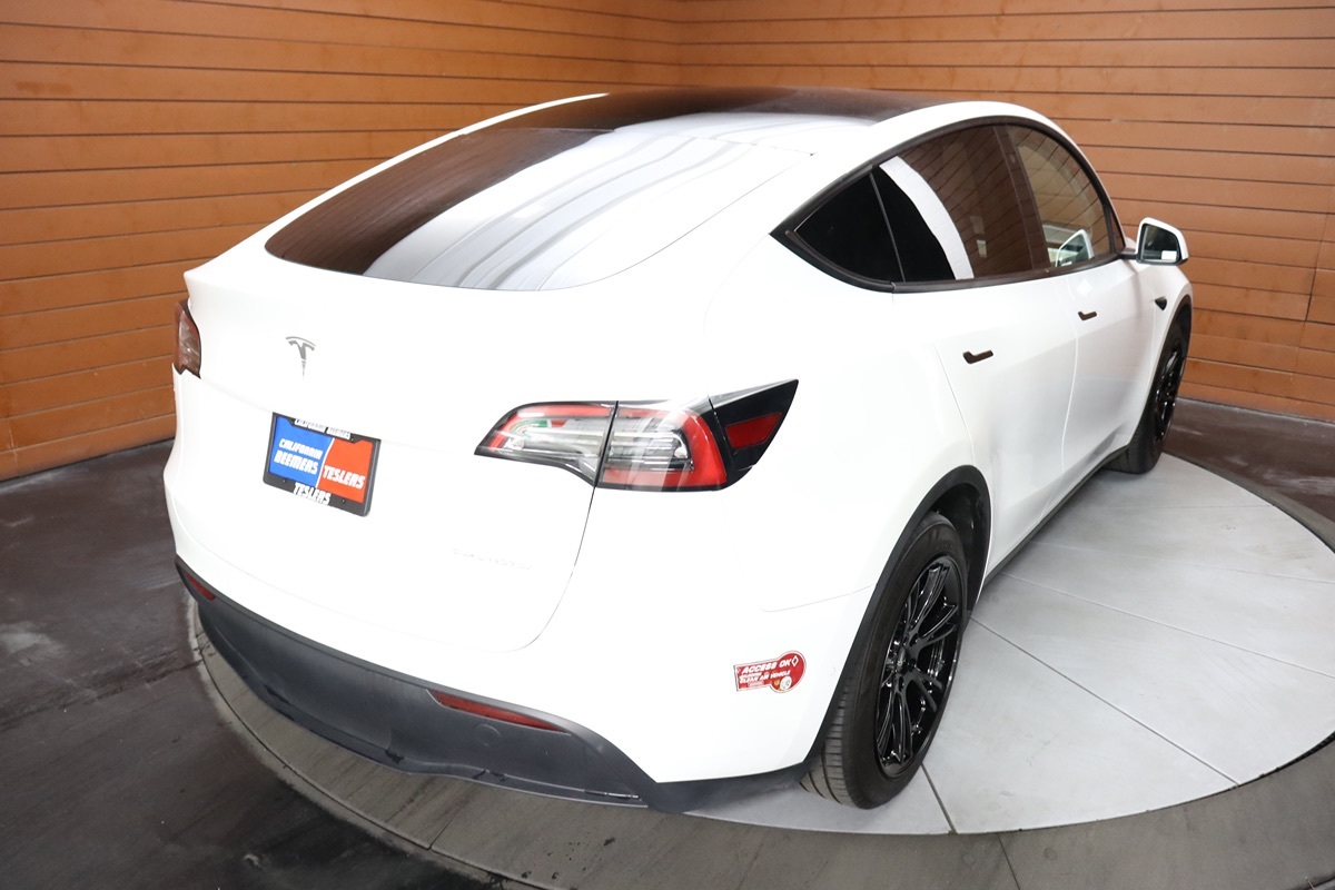 2021 Tesla Model Y Long Range photo 17