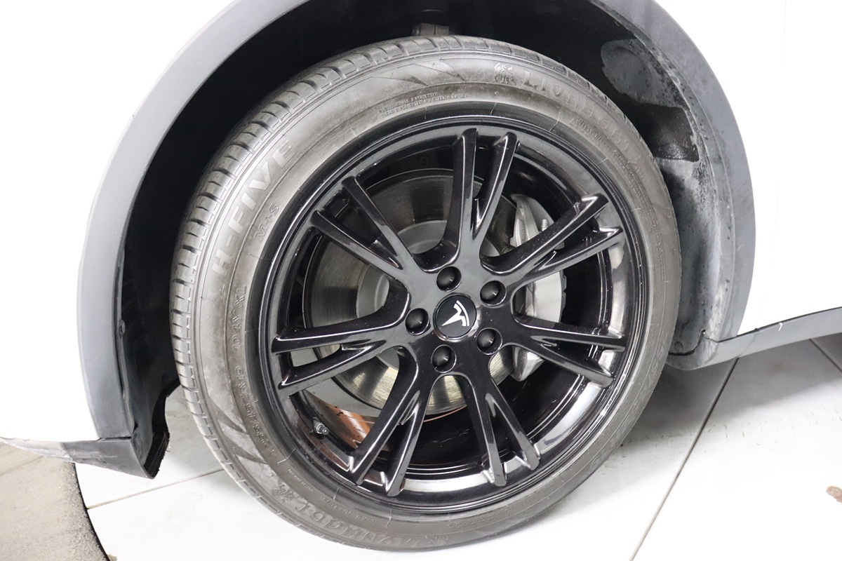 2021 Tesla Model Y Long Range photo 4