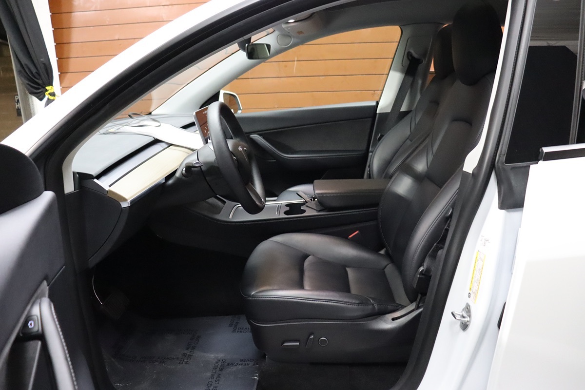 2021 Tesla Model Y Long Range photo 31