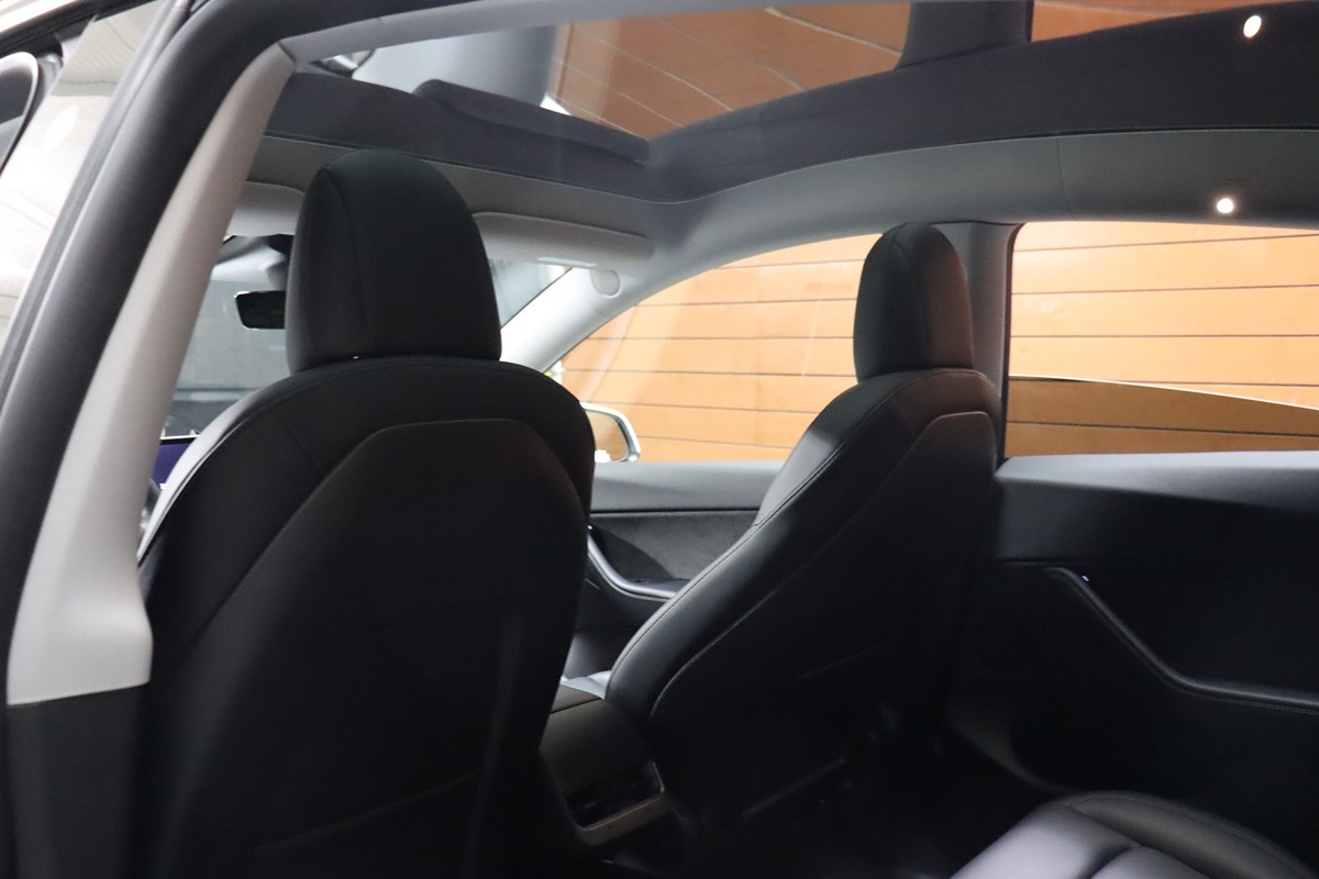 2021 Tesla Model Y Long Range photo 35