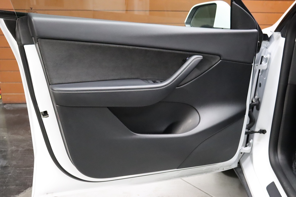 2021 Tesla Model Y Long Range photo 40