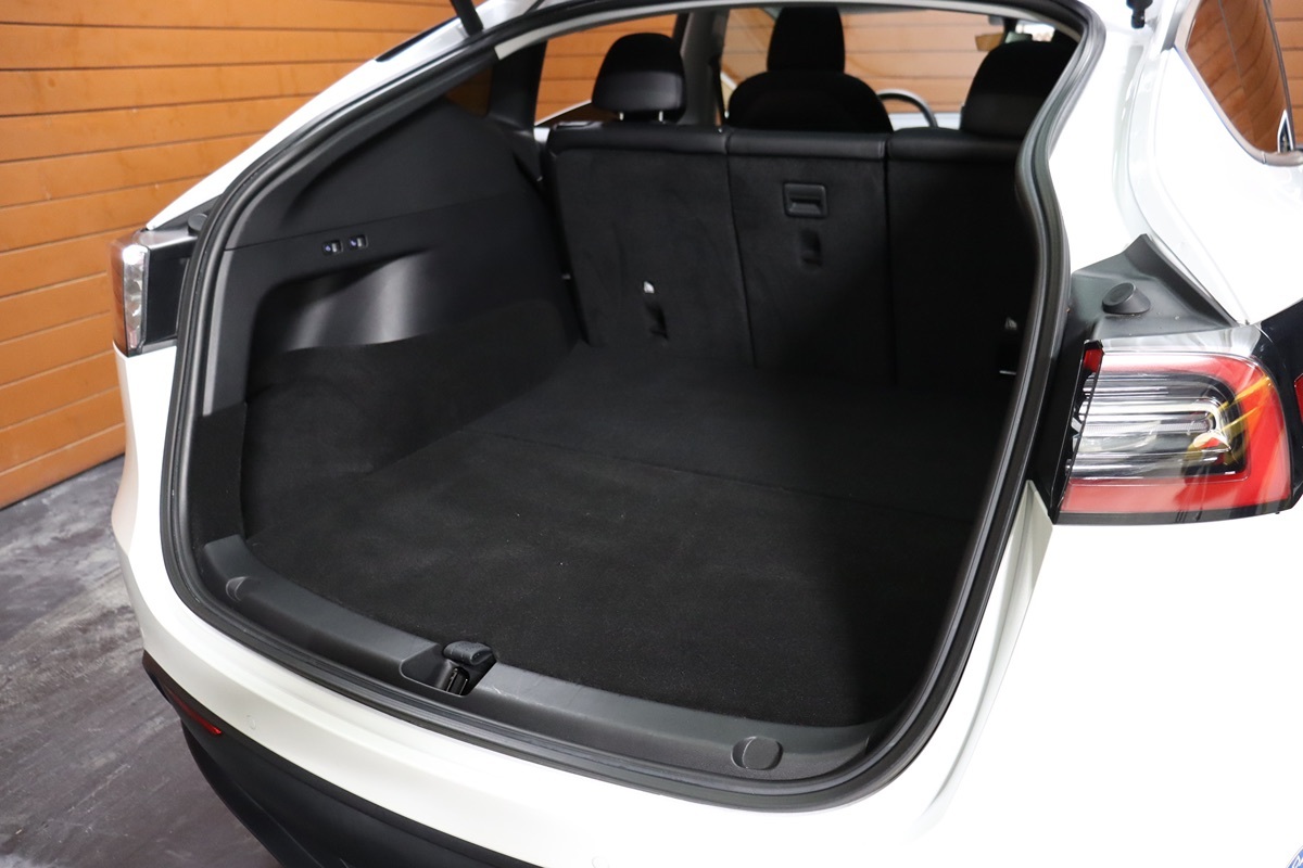 2021 Tesla Model Y Long Range photo 11