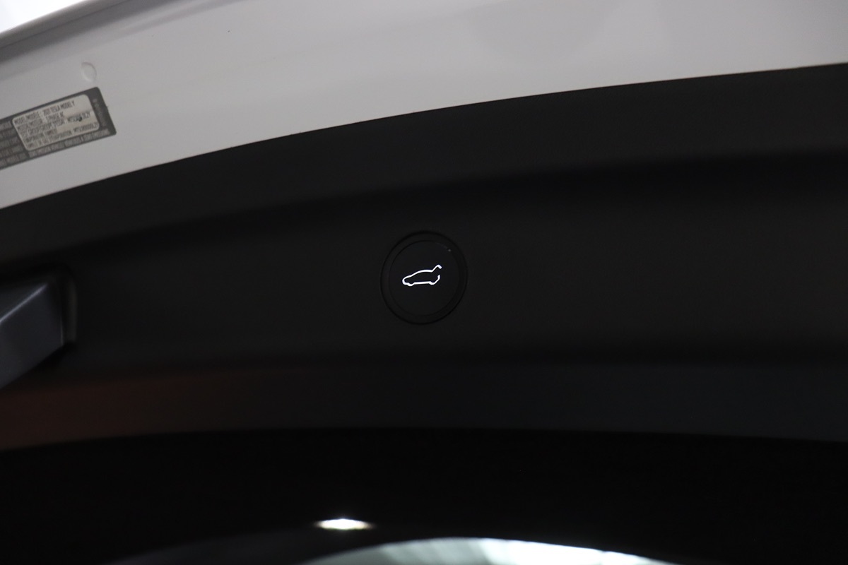 2021 Tesla Model Y Long Range photo 12