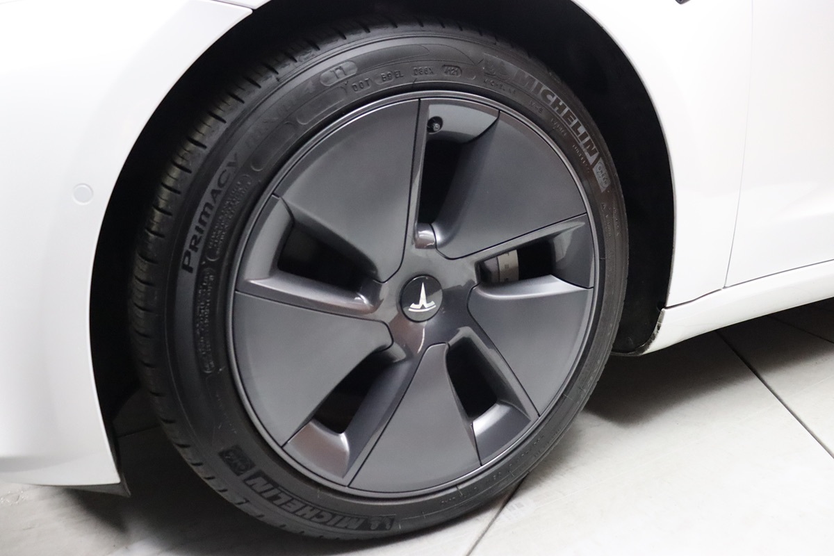2023 Tesla Model 3 photo 4
