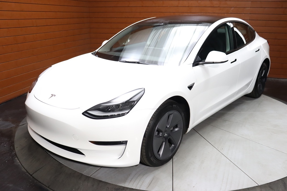 2023 Tesla Model 3 photo 3