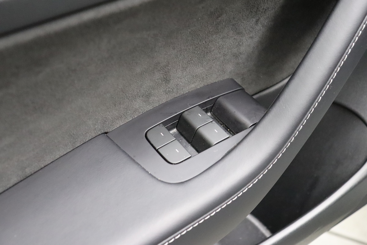 2023 Tesla Model 3 photo 27