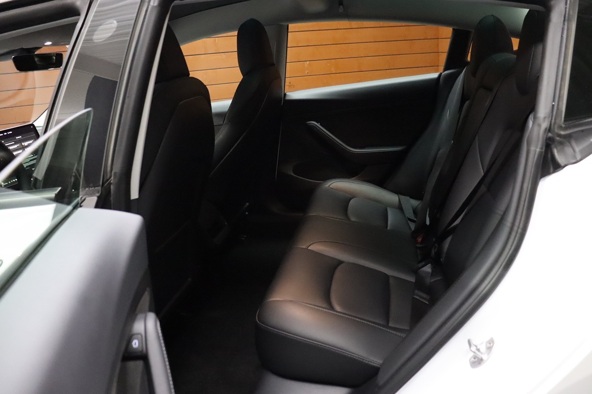 2023 Tesla Model 3 photo 35