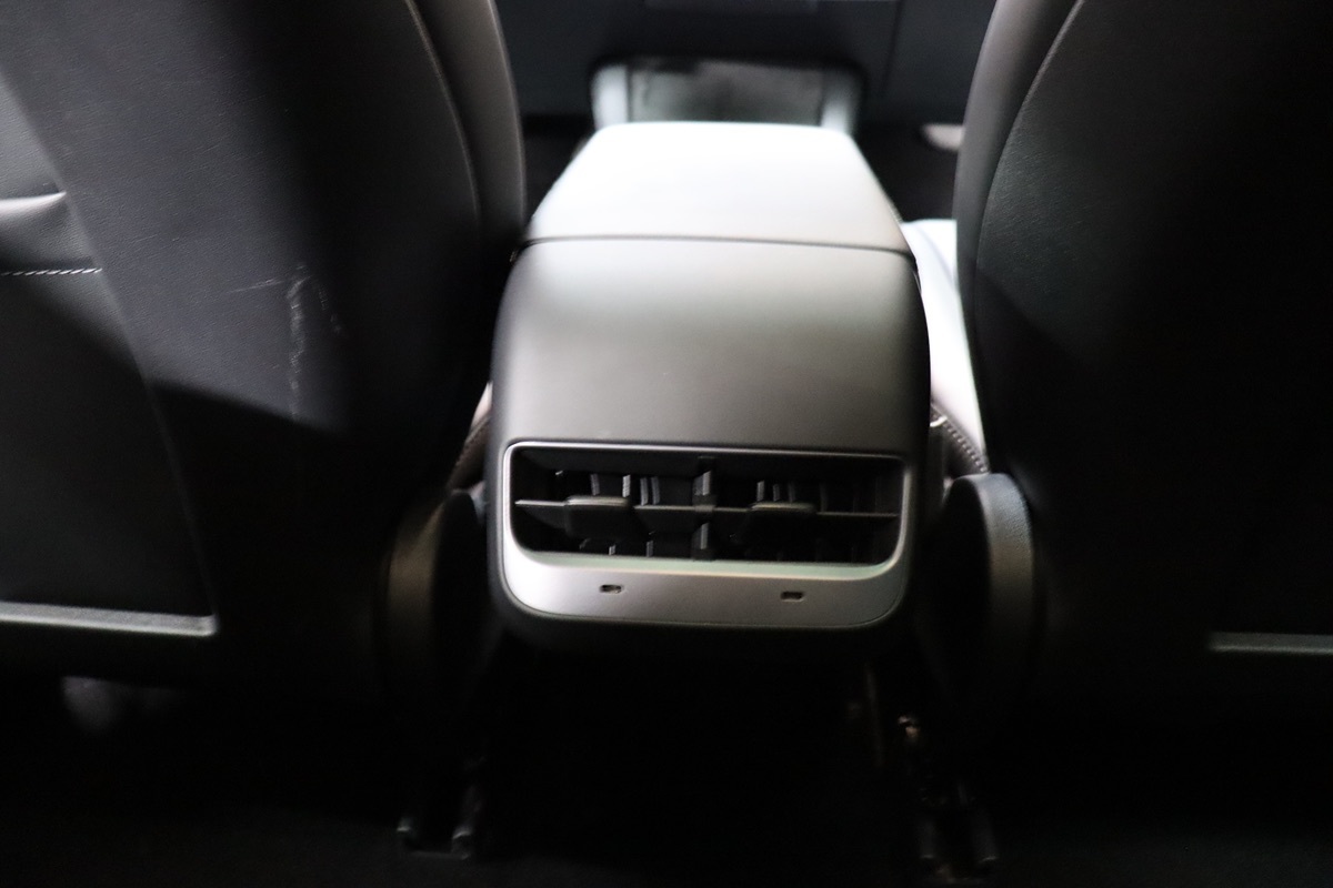 2023 Tesla Model 3 photo 39